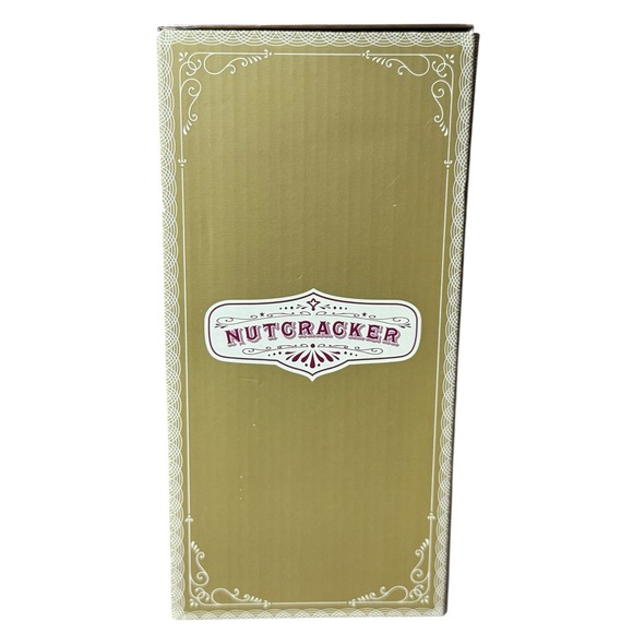 2022 Limited Edition Lumberjack Santa Nutcracker with Ornament World Market - Picture 3 of 6